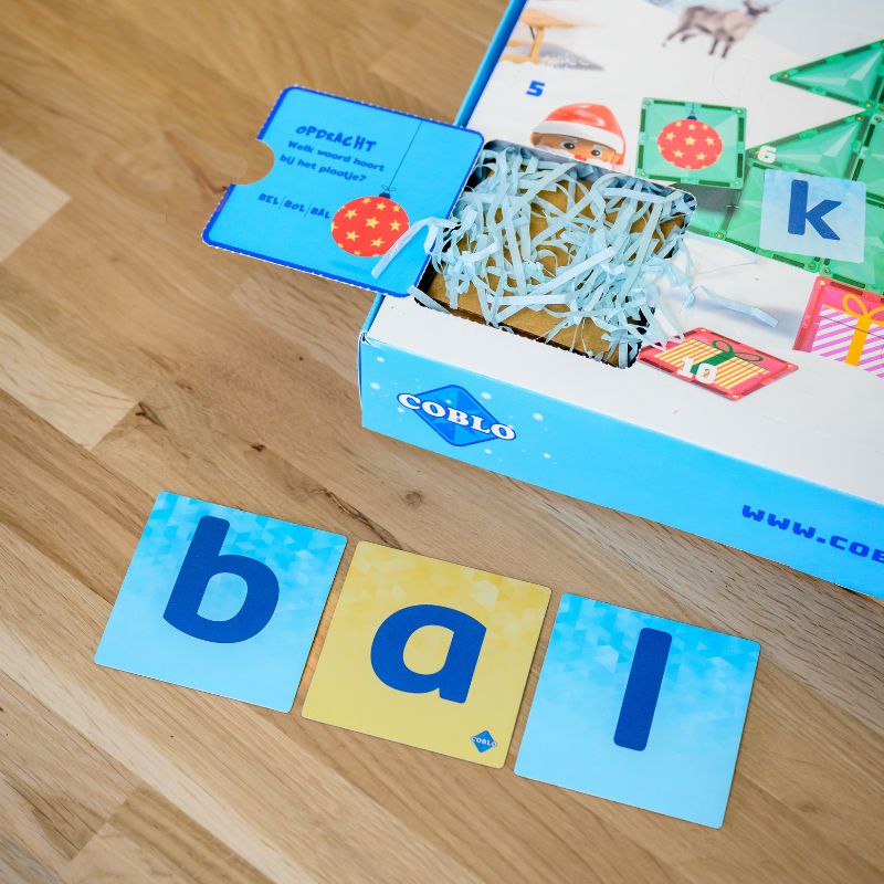 Coblo Adventskalender 72 onderdelen (1 omdoos: 6 stuks)